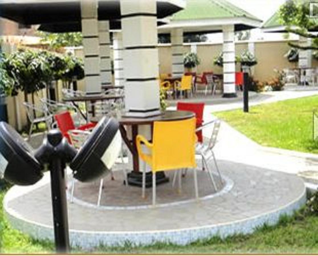 Brookvale Hotel Weija Eksteriør bilde