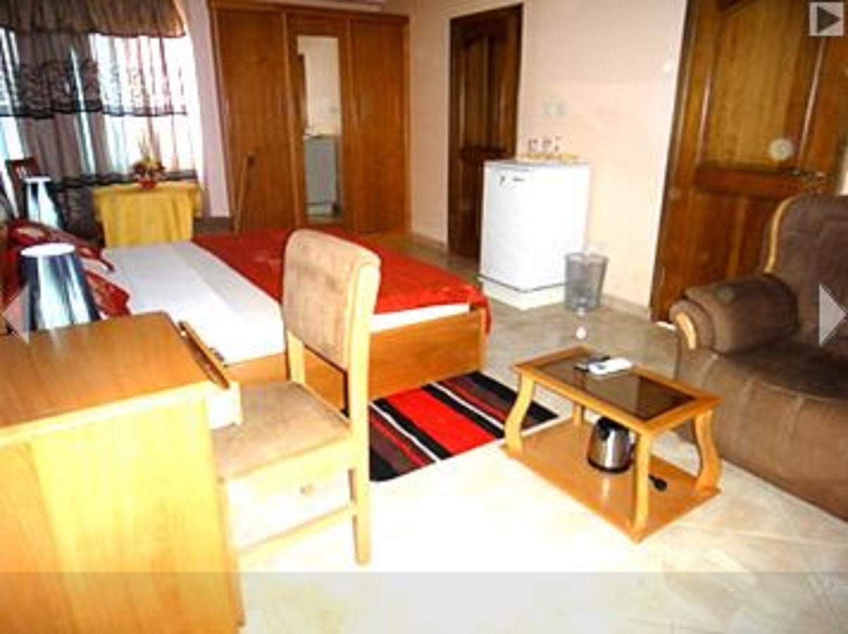 Brookvale Hotel Weija Eksteriør bilde
