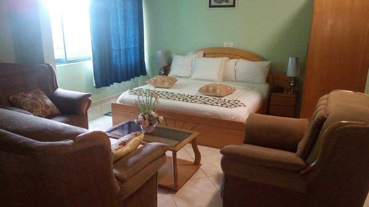 Brookvale Hotel Weija Eksteriør bilde
