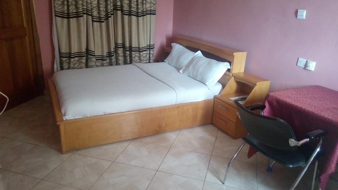 Brookvale Hotel Weija Eksteriør bilde